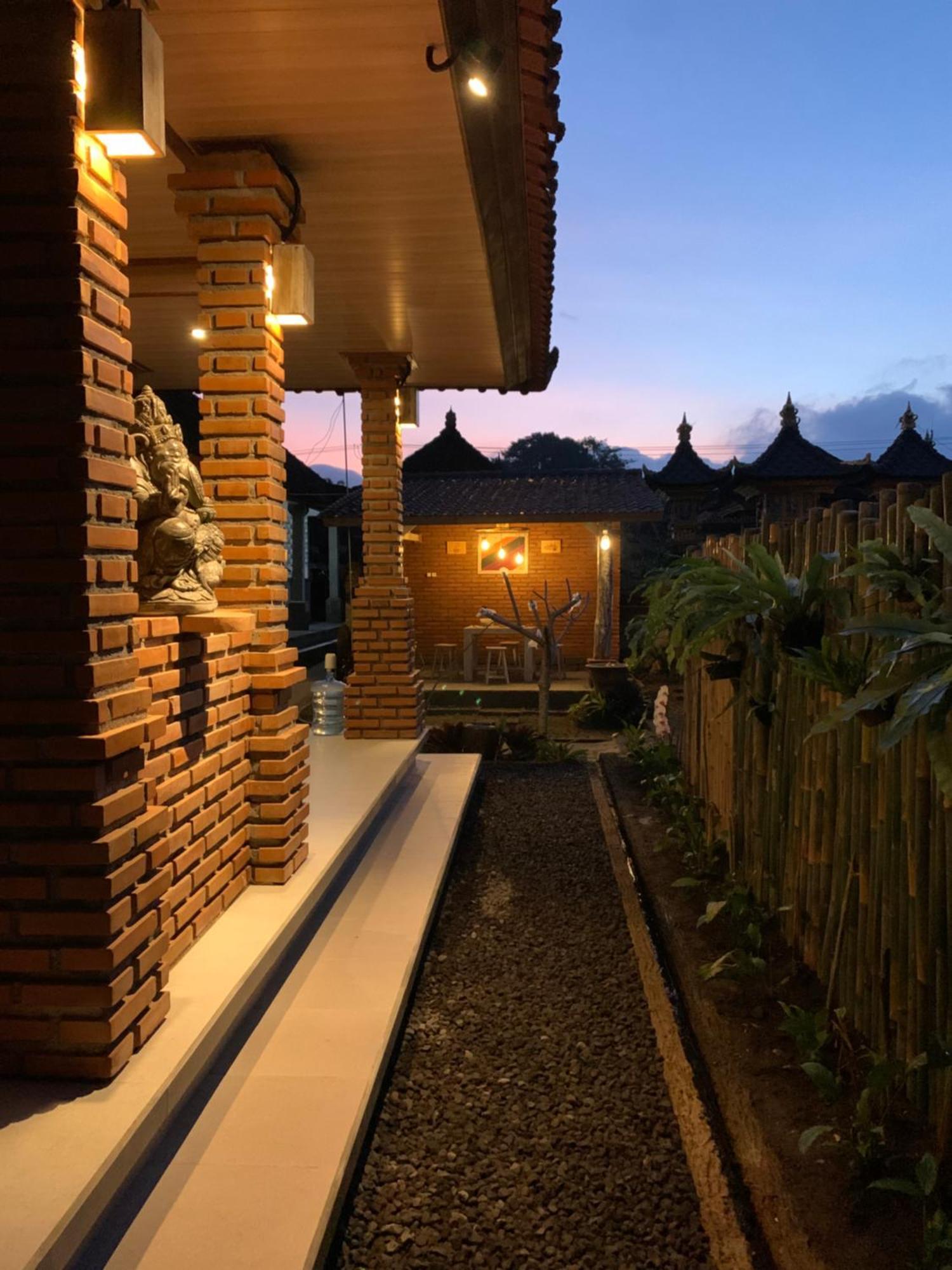 Ambara Guest House Tampaksiring エクステリア 写真