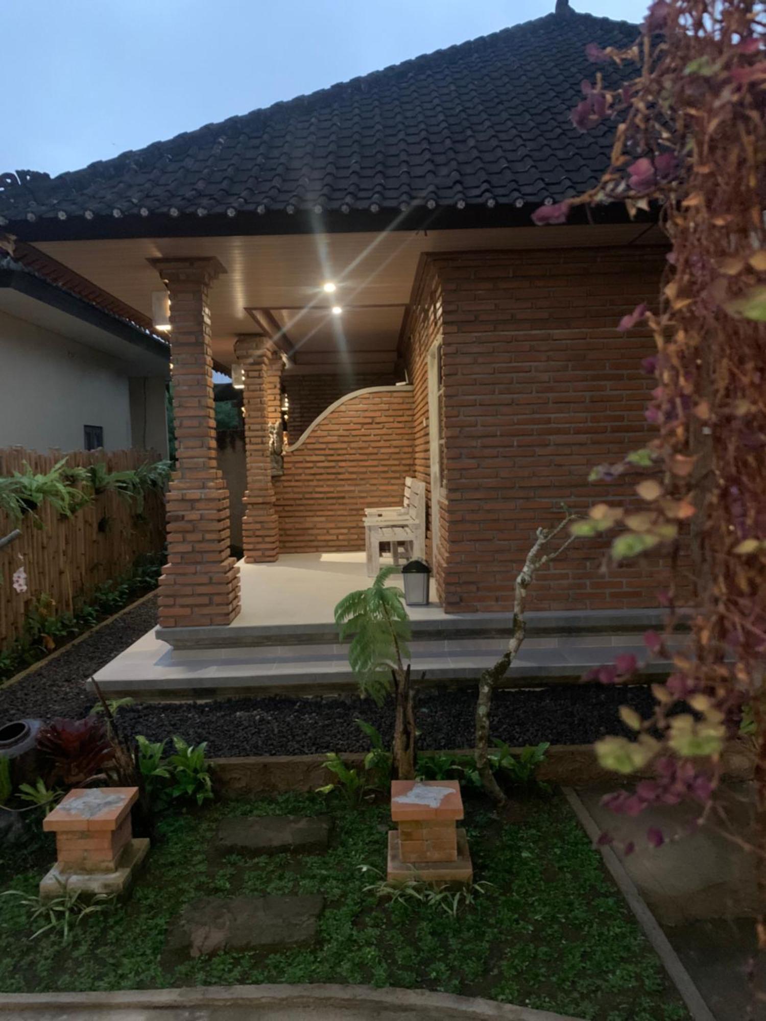 Ambara Guest House Tampaksiring エクステリア 写真