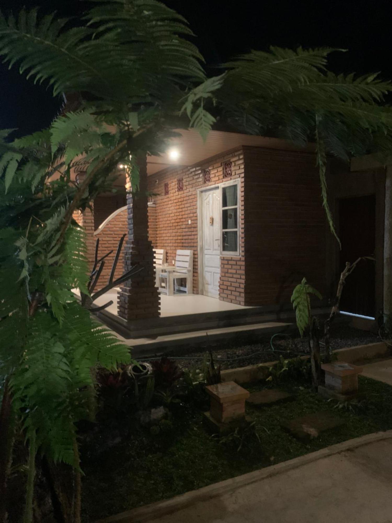 Ambara Guest House Tampaksiring エクステリア 写真