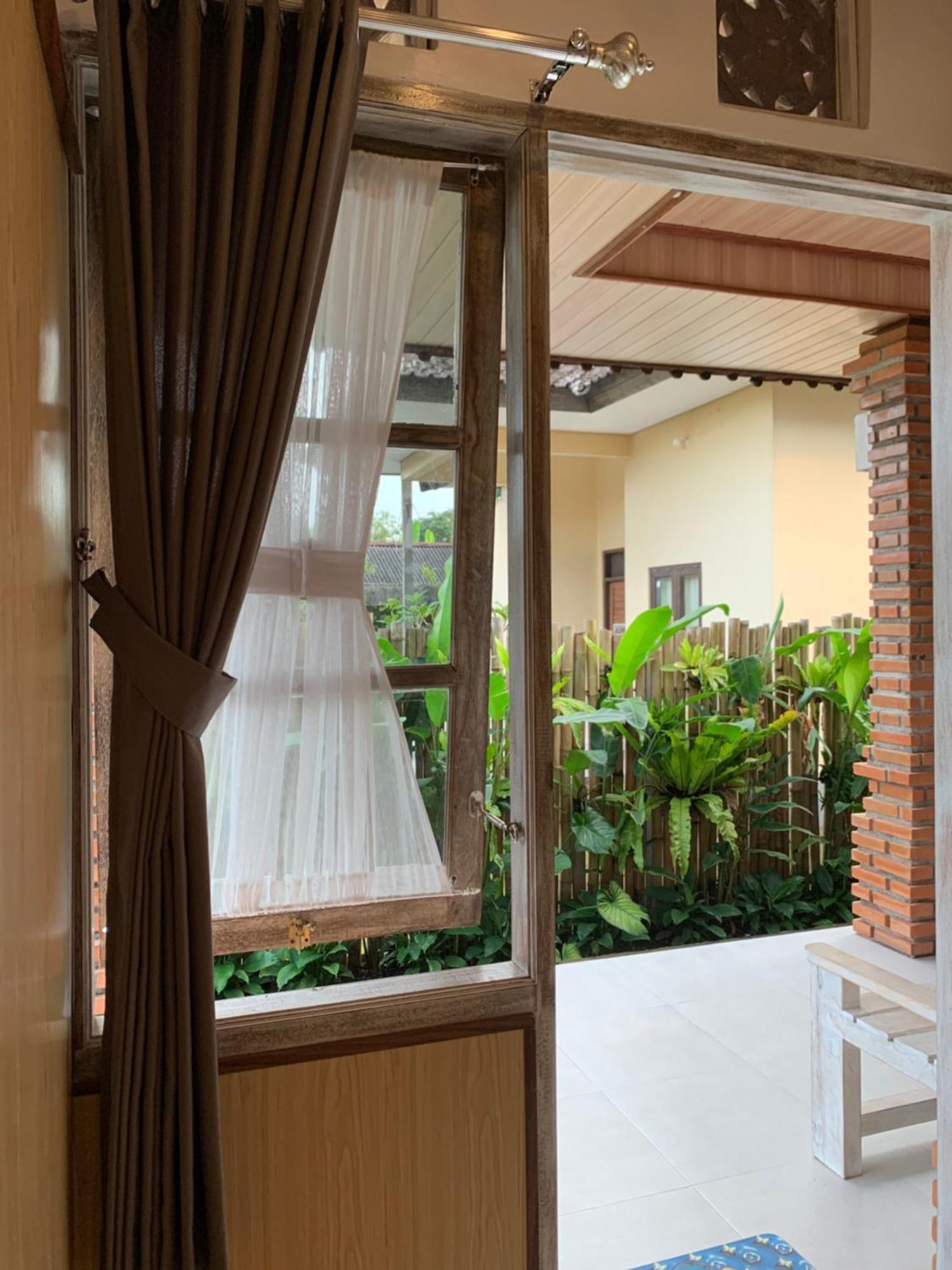 Ambara Guest House Tampaksiring エクステリア 写真